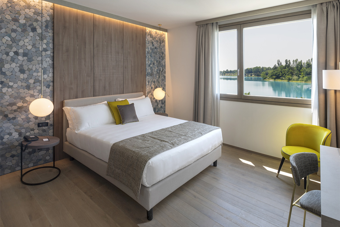 modern hotel thai si furnished by pianca