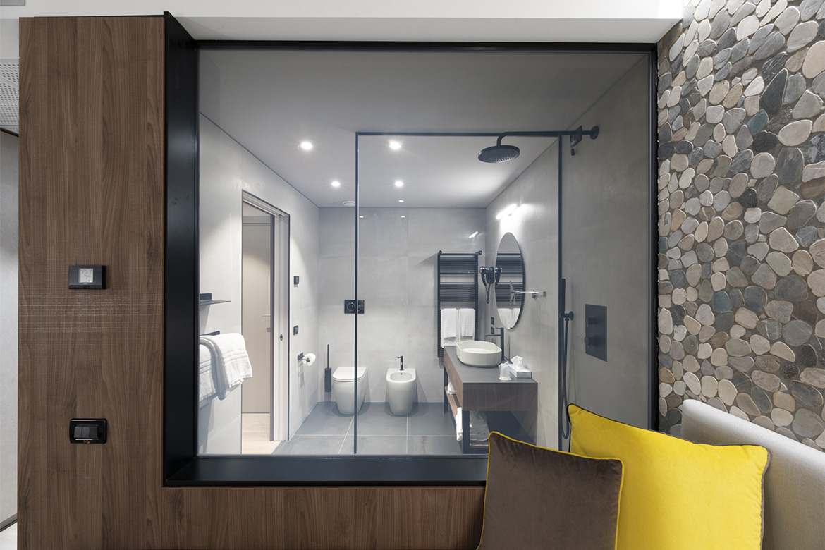 modern hotel thai si furnished by pianca