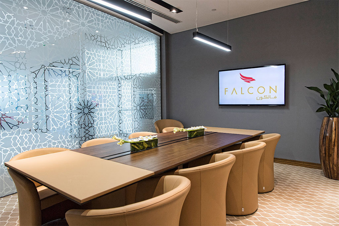 elegant dubai airport lounge