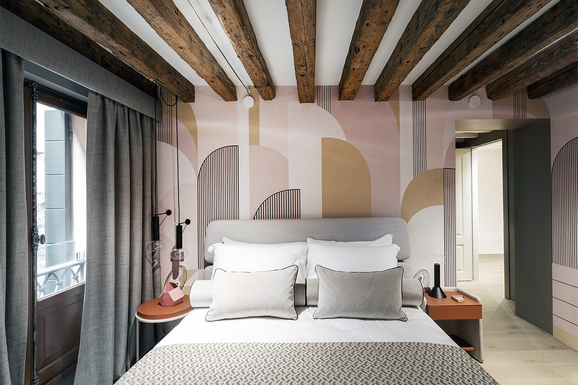 hotel in historic Venice with Pianca's furniture