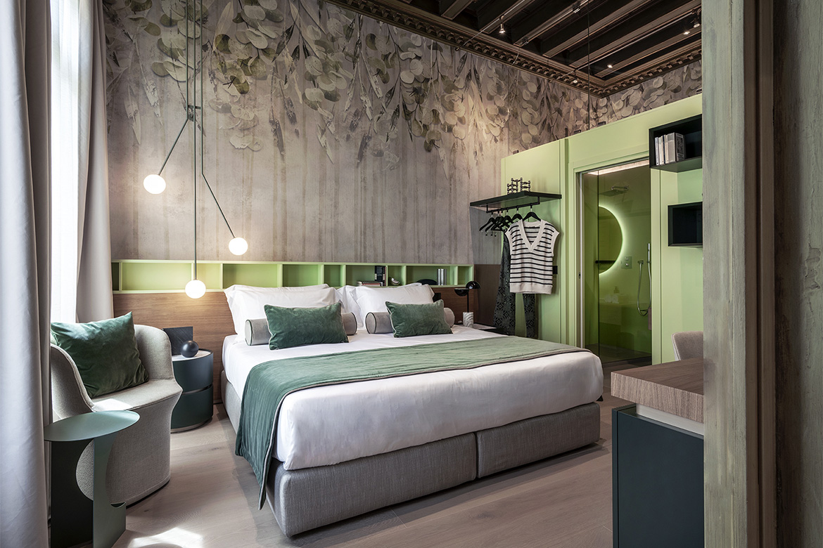 hotel in historic Venice with Pianca's furniture