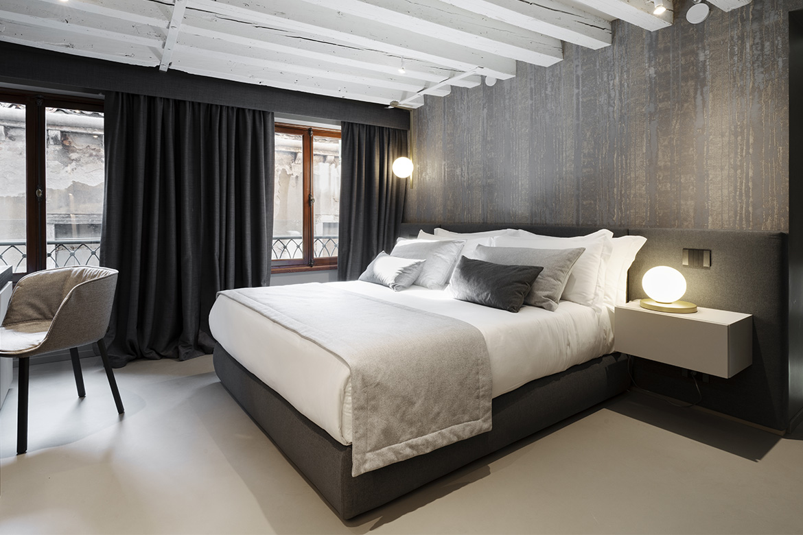 hotel in historic Venice with Pianca's furniture