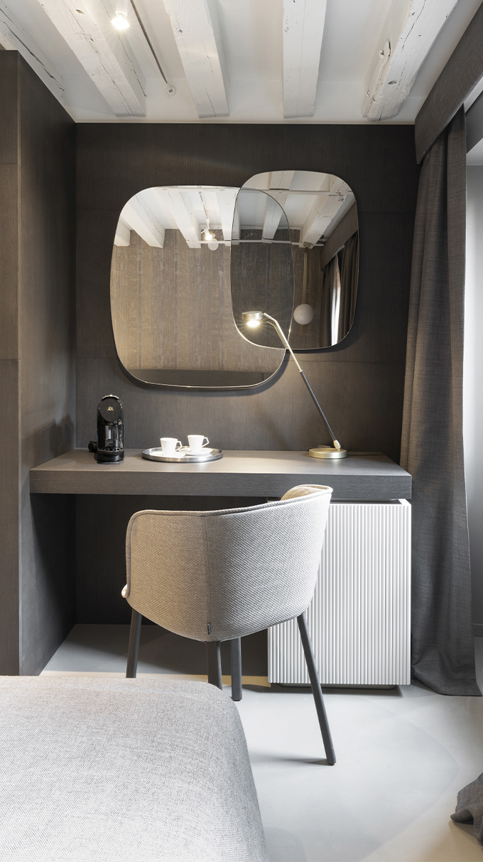 hotel in historic Venice with Pianca's furniture