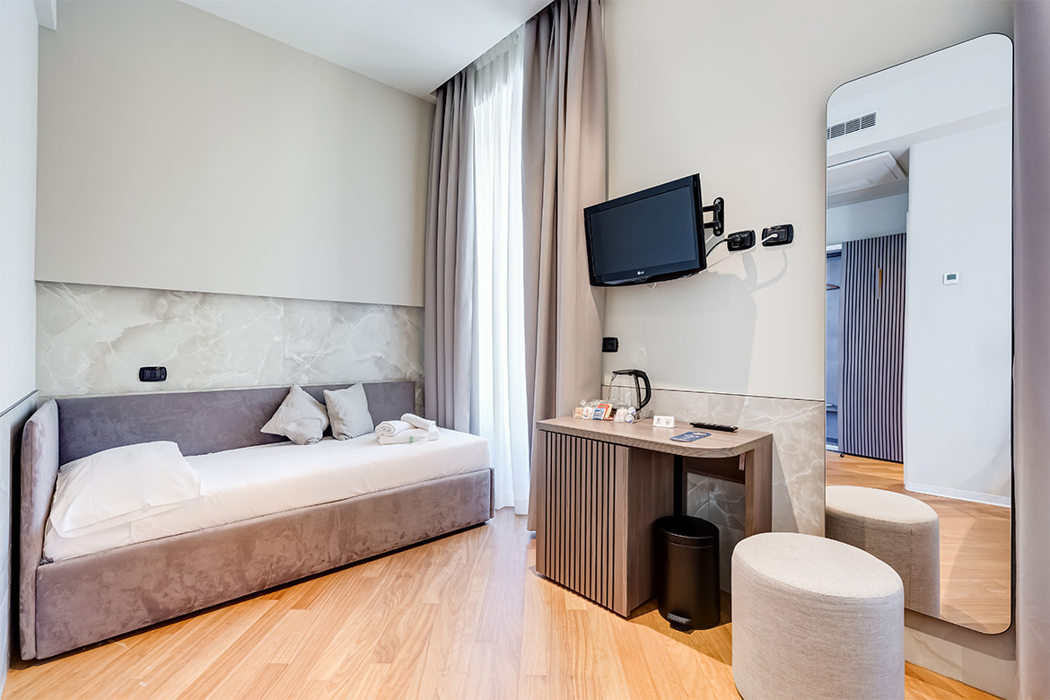 bedroom with Pianca's furniture, every modern comfort and a minimal design
