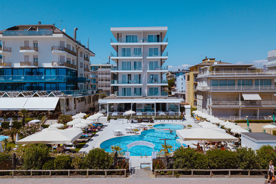 hotel galassia near the sea furnished by pianca